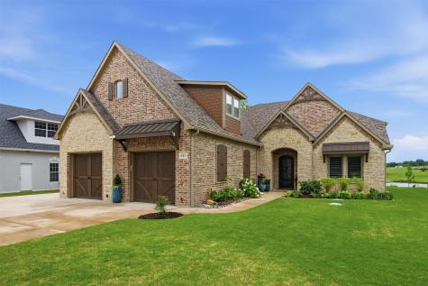 613 Kiowa Drive W Lake Kiowa TX 76240