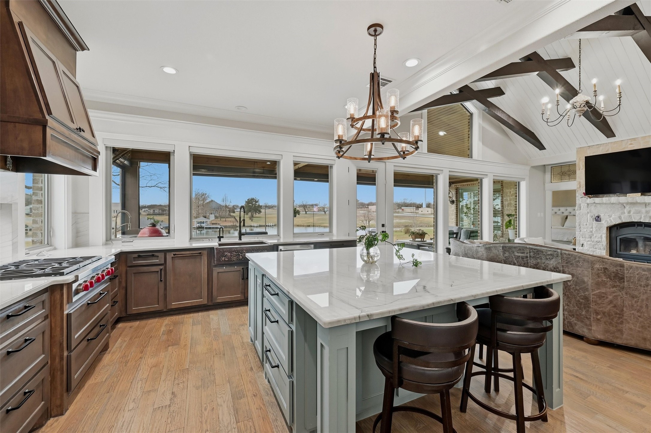613 Kiowa Drive W Lake Kiowa TX 76240