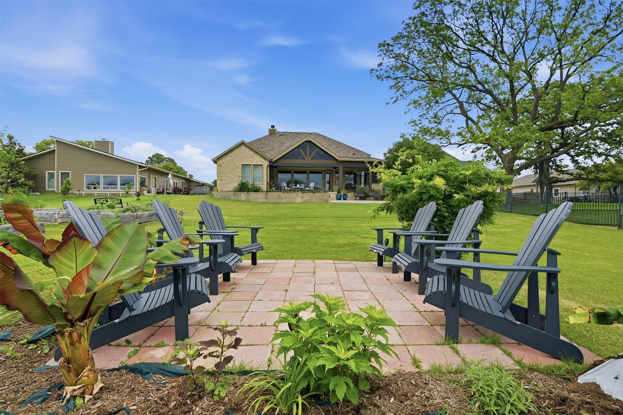613 Kiowa Drive W Lake Kiowa TX 76240