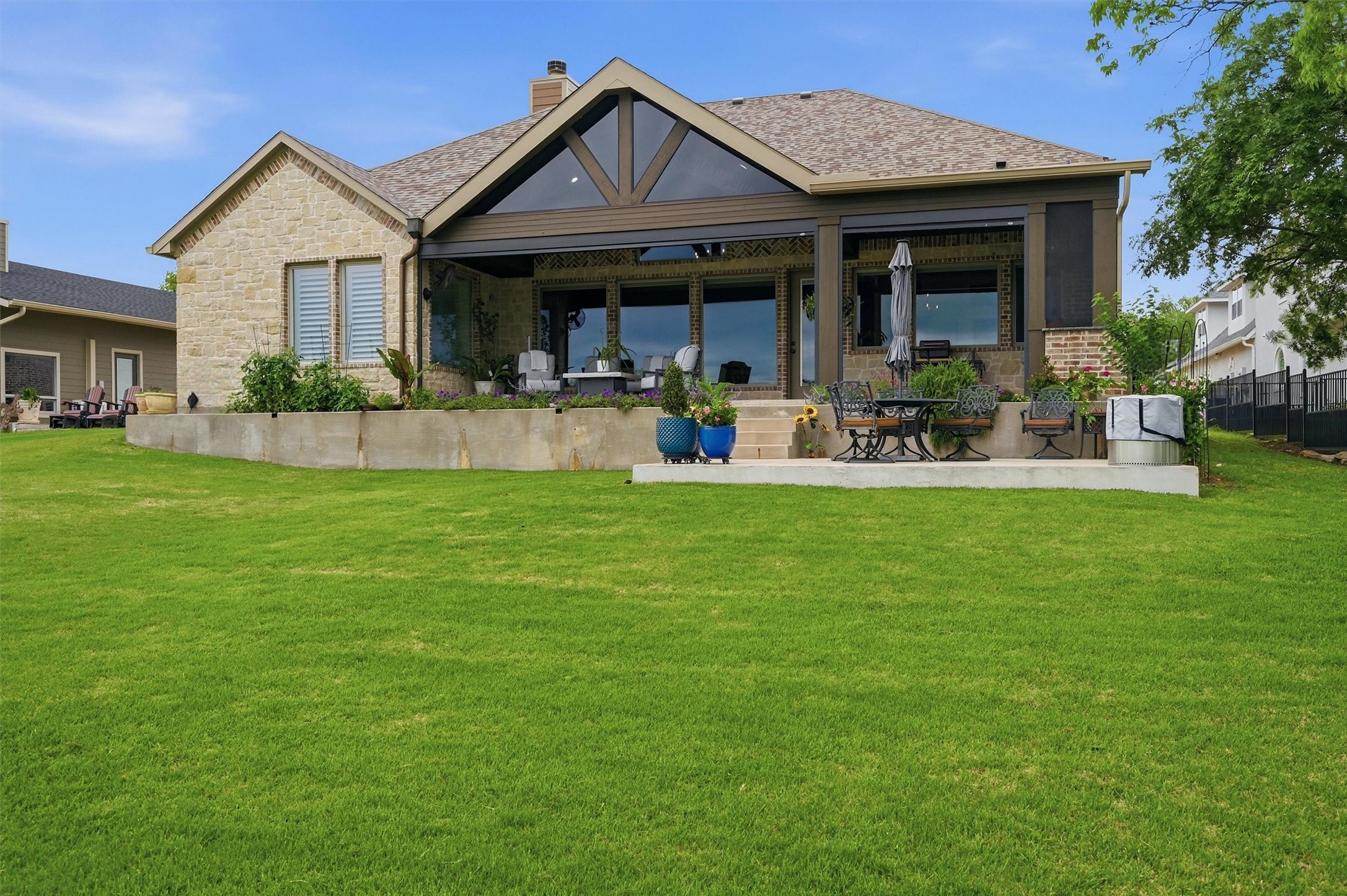 613 Kiowa Drive W Lake Kiowa TX 76240