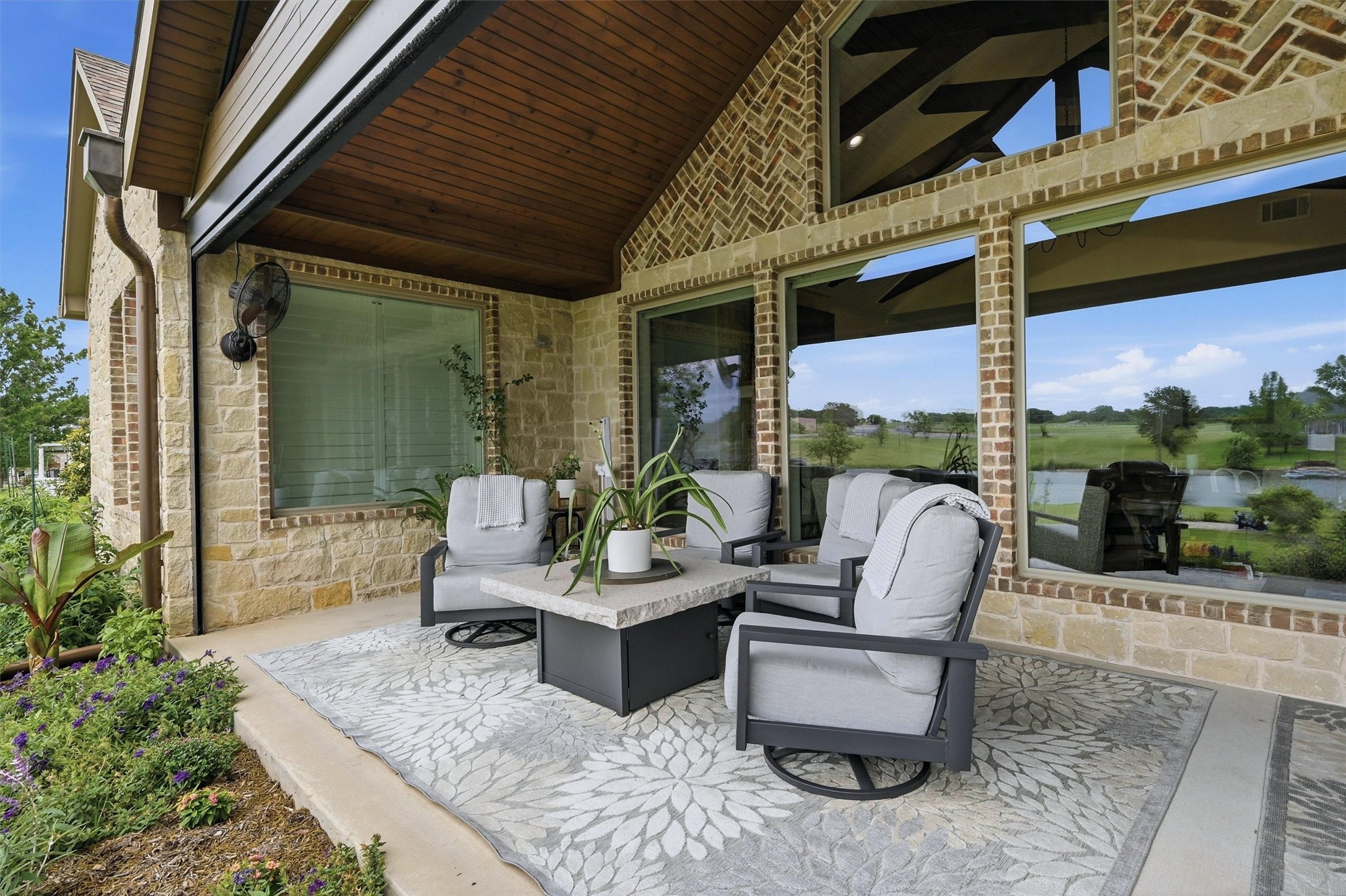 613 Kiowa Drive W Lake Kiowa TX 76240