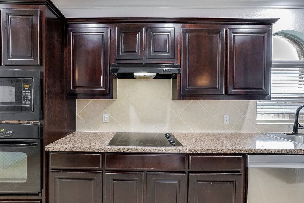 1046 Chandler Street Kennedale TX 76060