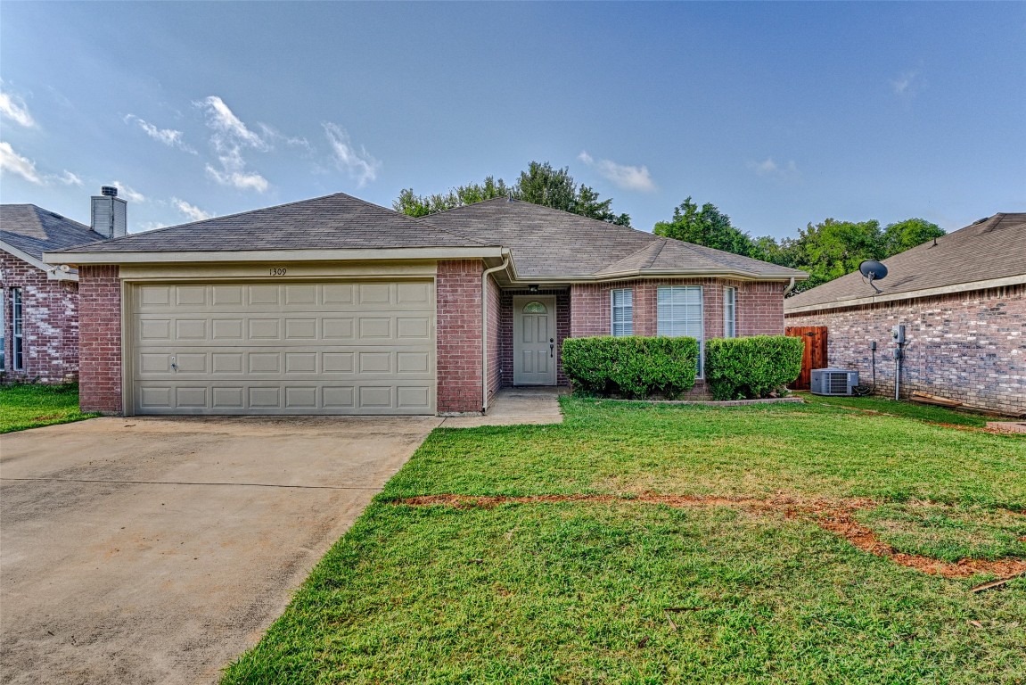 1309 Hidden Oaks Drive Mansfield TX 76063