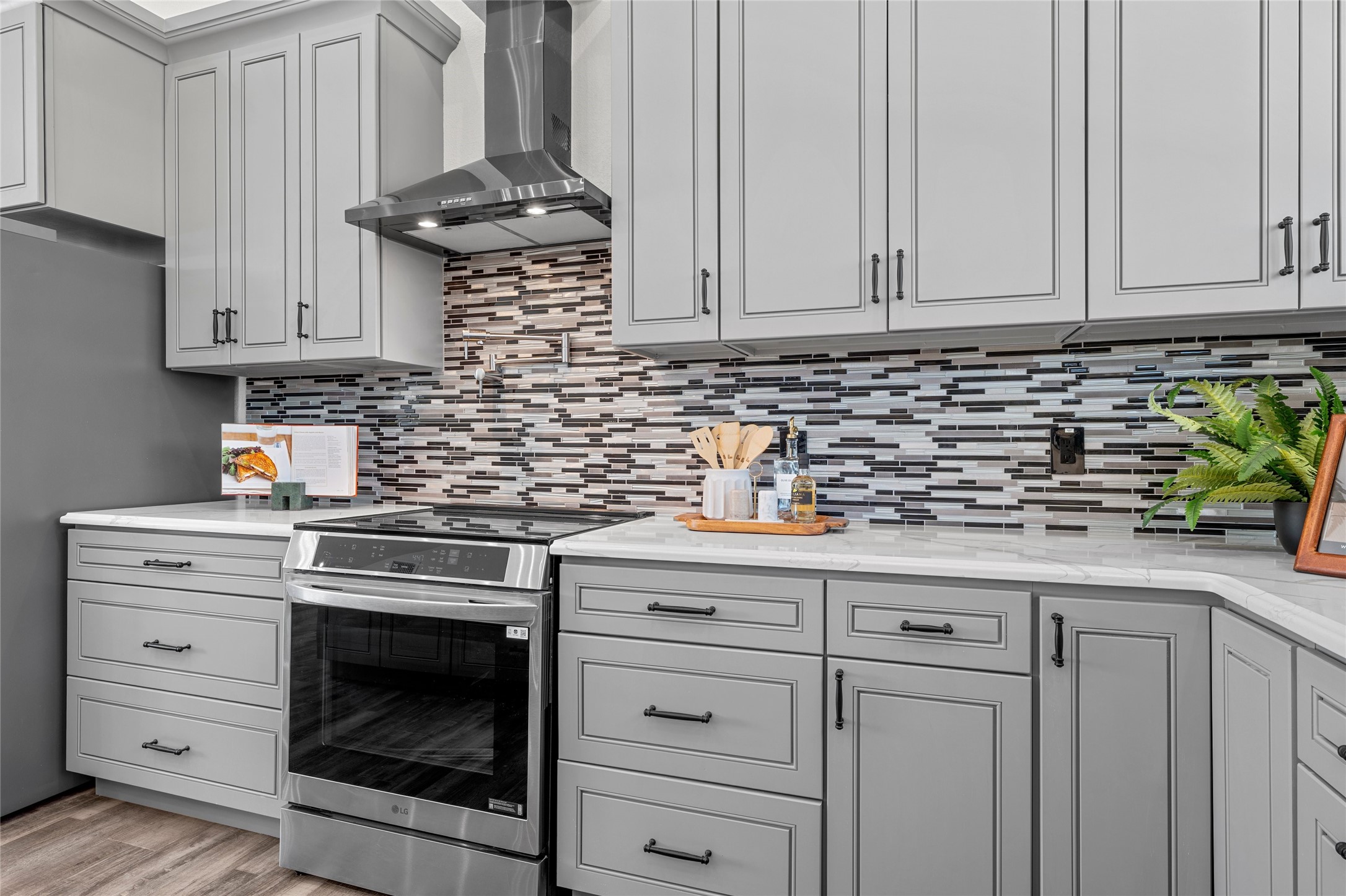 1404 S Robinson Drive Robinson TX 76706