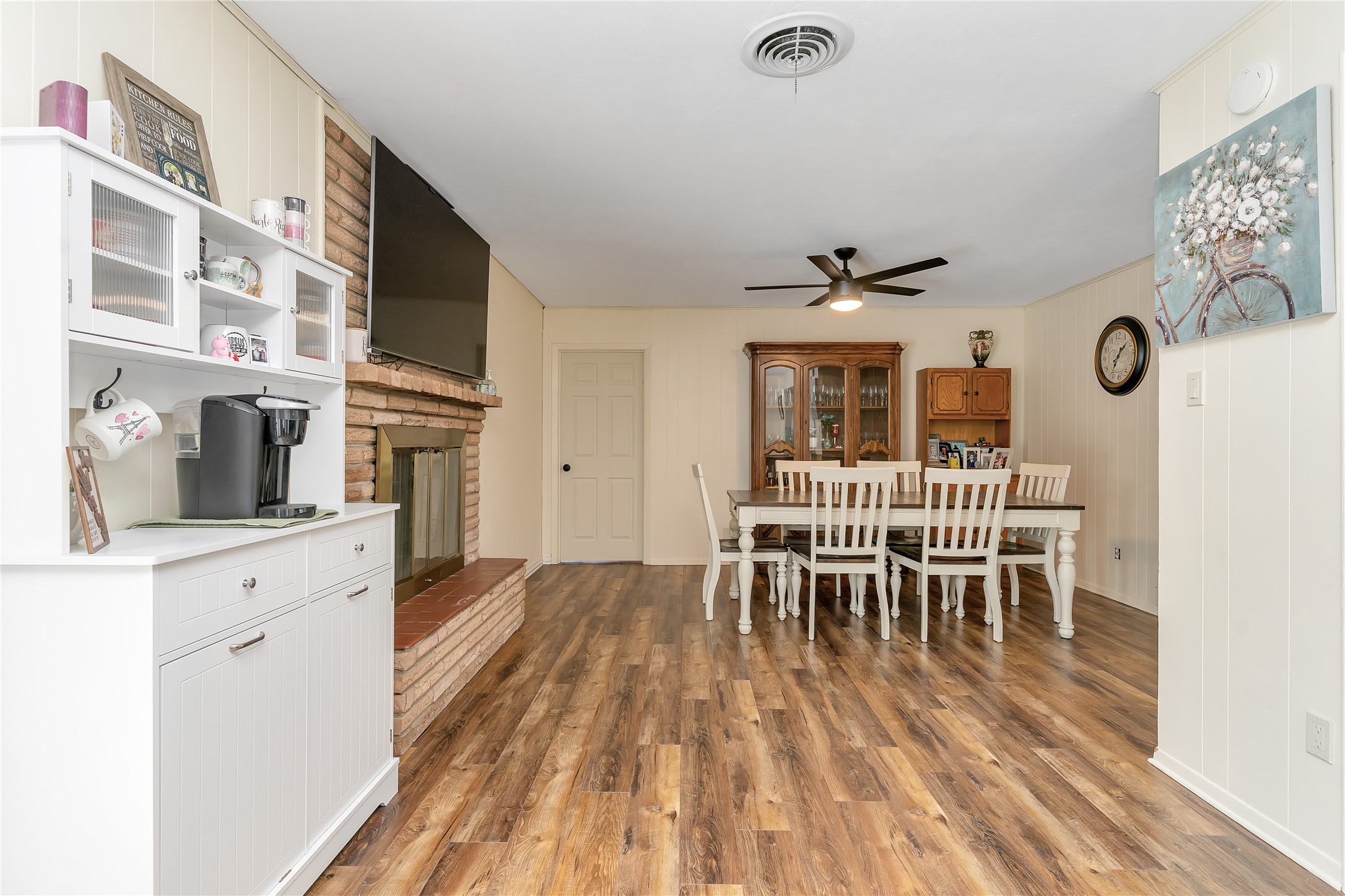1328 Brookside Drive Hurst TX 76053