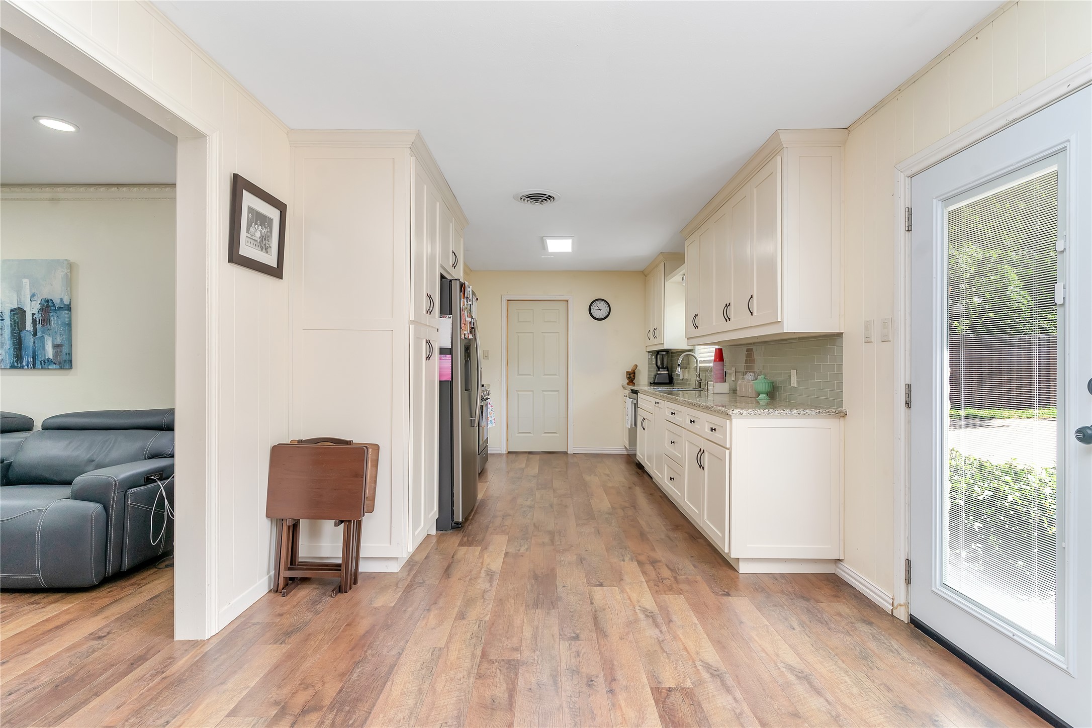 1328 Brookside Drive Hurst TX 76053