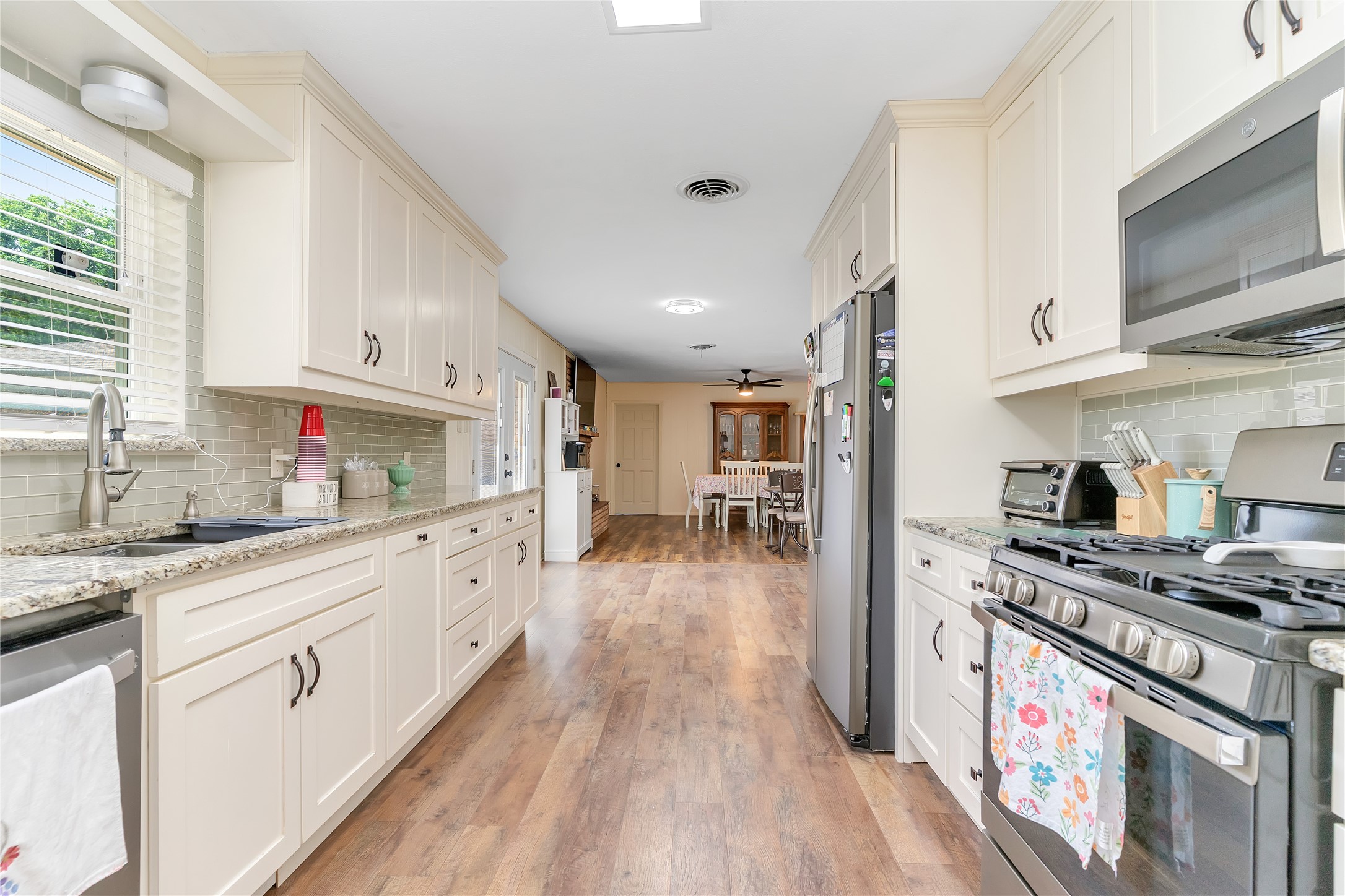 1328 Brookside Drive Hurst TX 76053