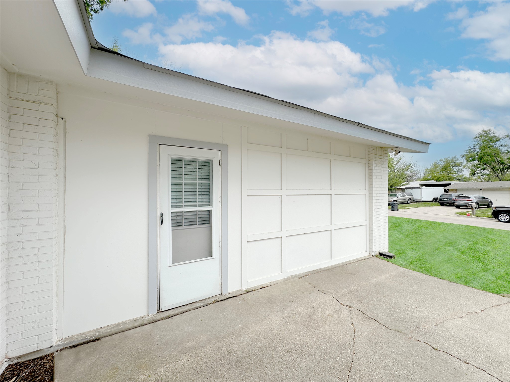 706 Carter Drive Arlington TX 76010