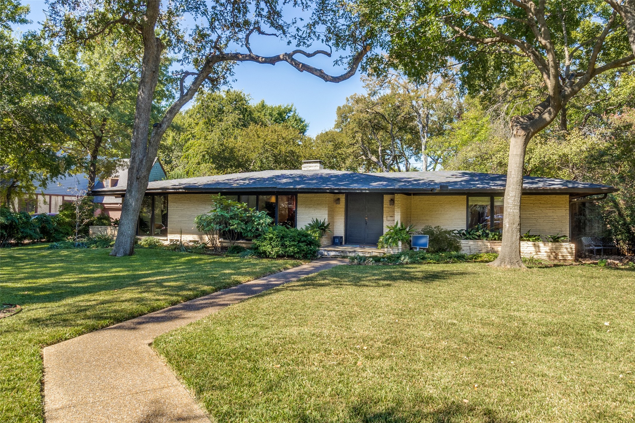 8231 Forest Hills Boulevard Dallas TX 75218
