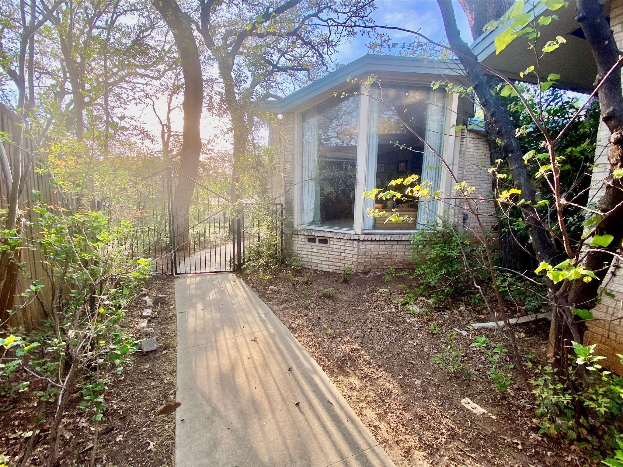 2013 Mill Creek Drive Arlington TX 76010