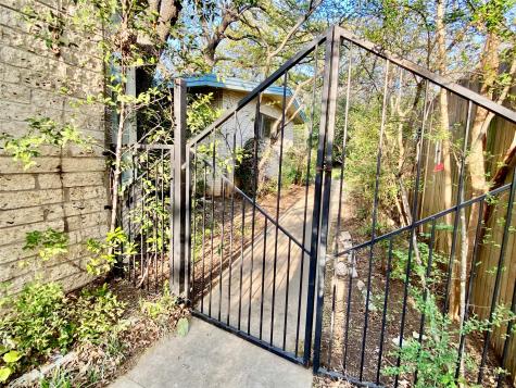 2013 Mill Creek Drive Arlington TX 76010