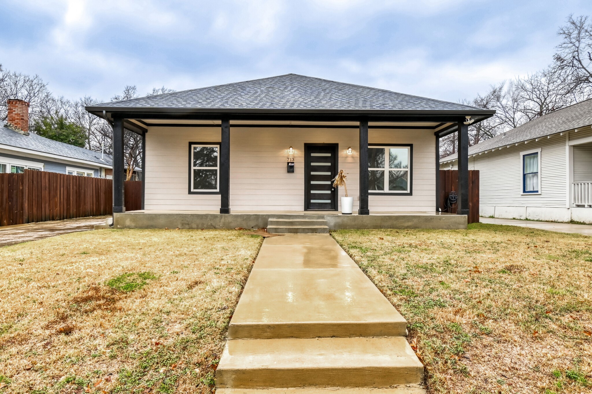 713 S Willomet Avenue Dallas TX 75208