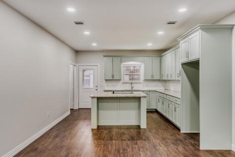 713 S Willomet Avenue Dallas TX 75208
