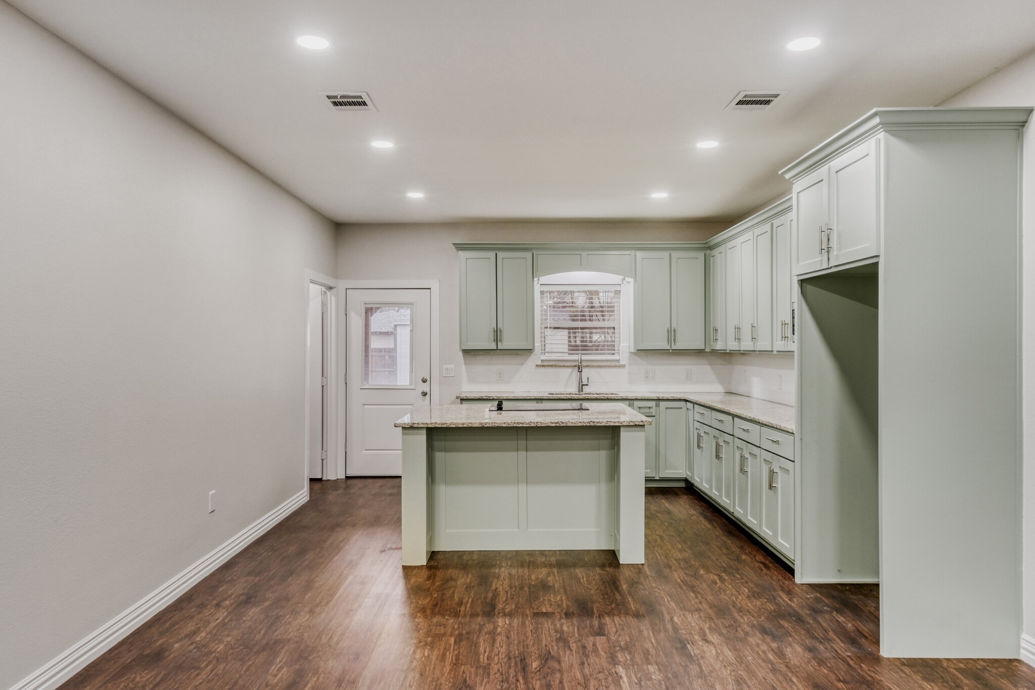 713 S Willomet Avenue Dallas TX 75208