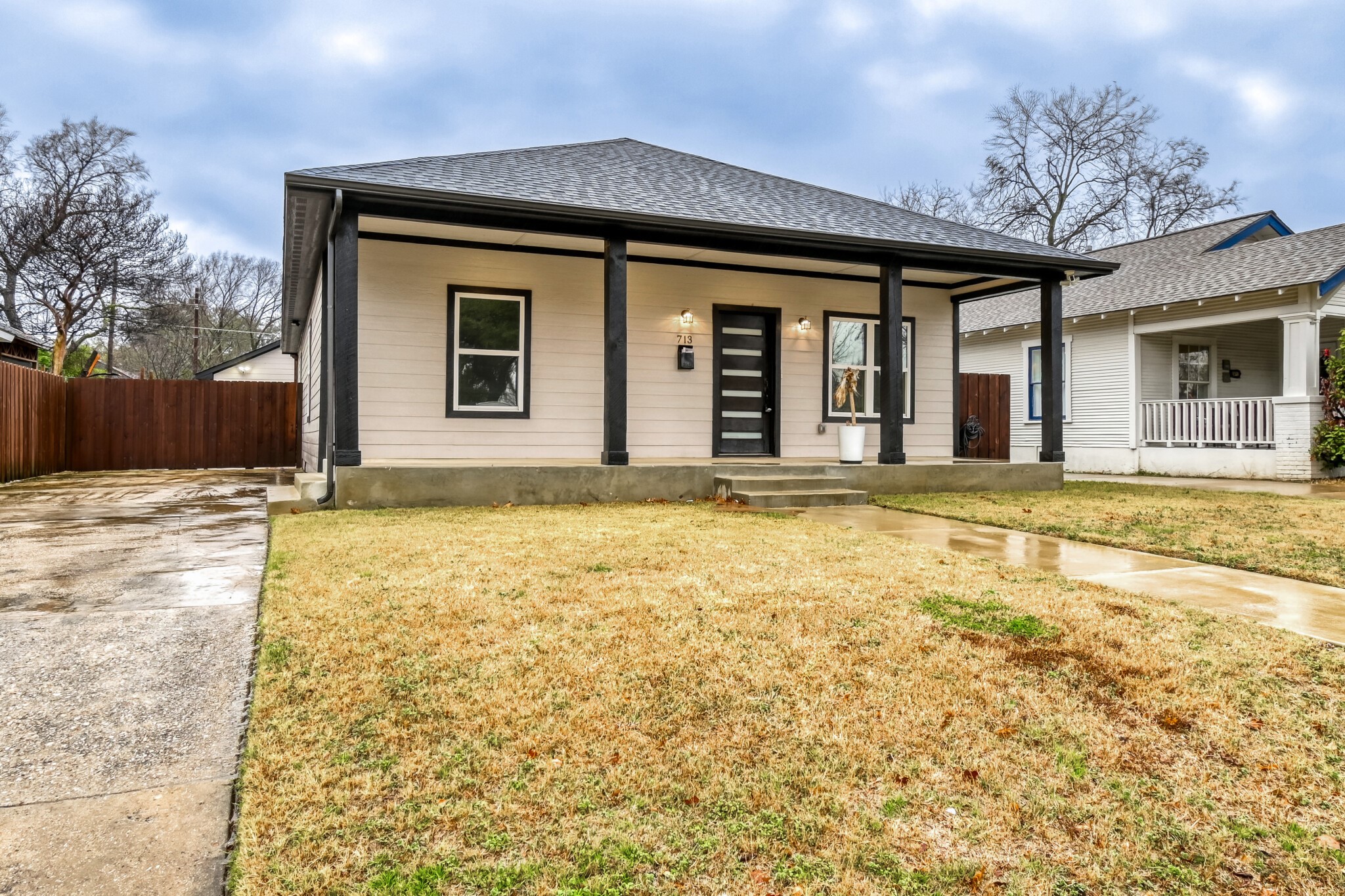 713 S Willomet Avenue Dallas TX 75208