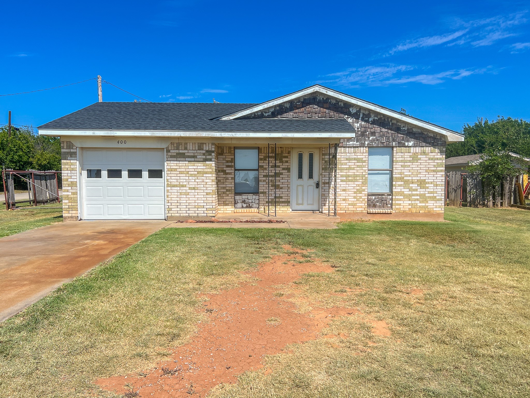 400 S Poplar Street Archer City TX 76351
