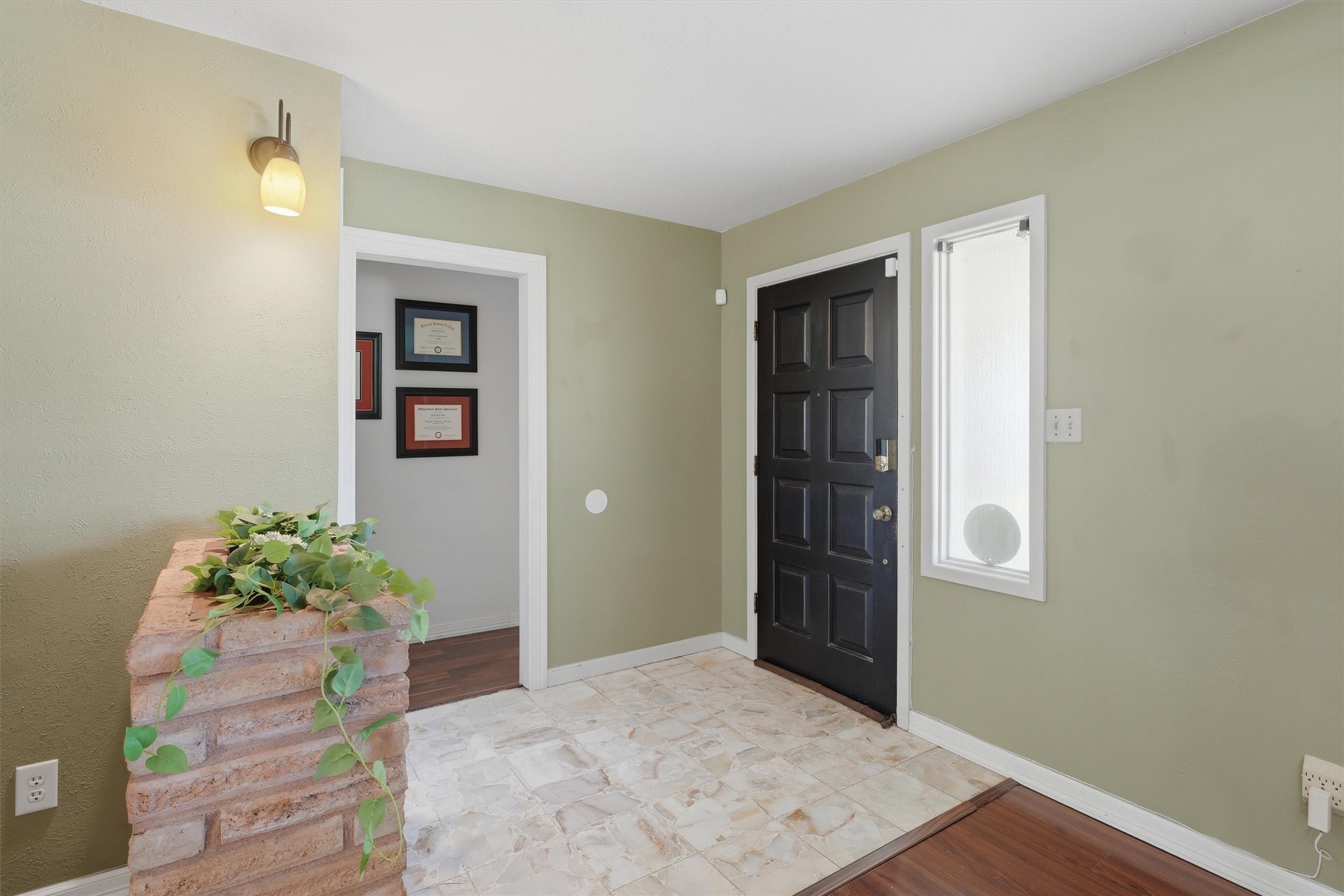 4105 Springbranch Drive Benbrook TX 76116
