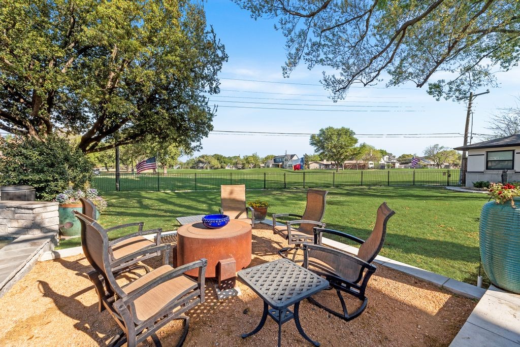 14636 Southern Pines Drive Farmers Branch TX 75234