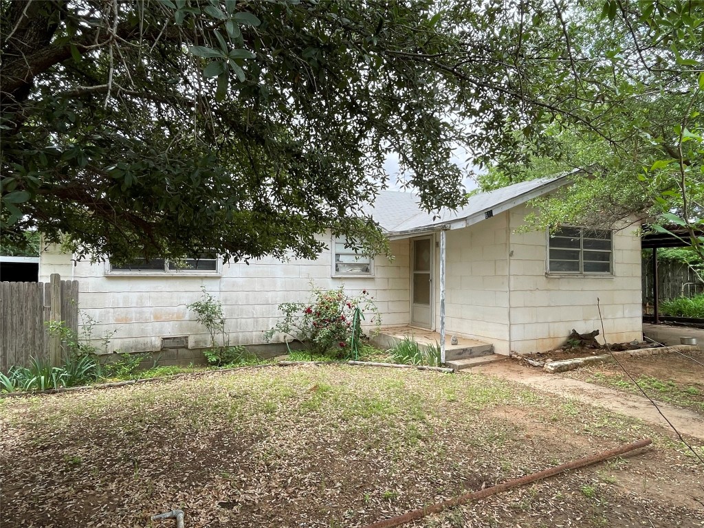 610 E Idaho Street Seymour TX 76380