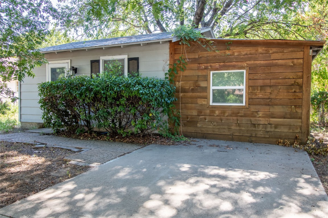 133 N De Costa Street Fort Worth TX 76111