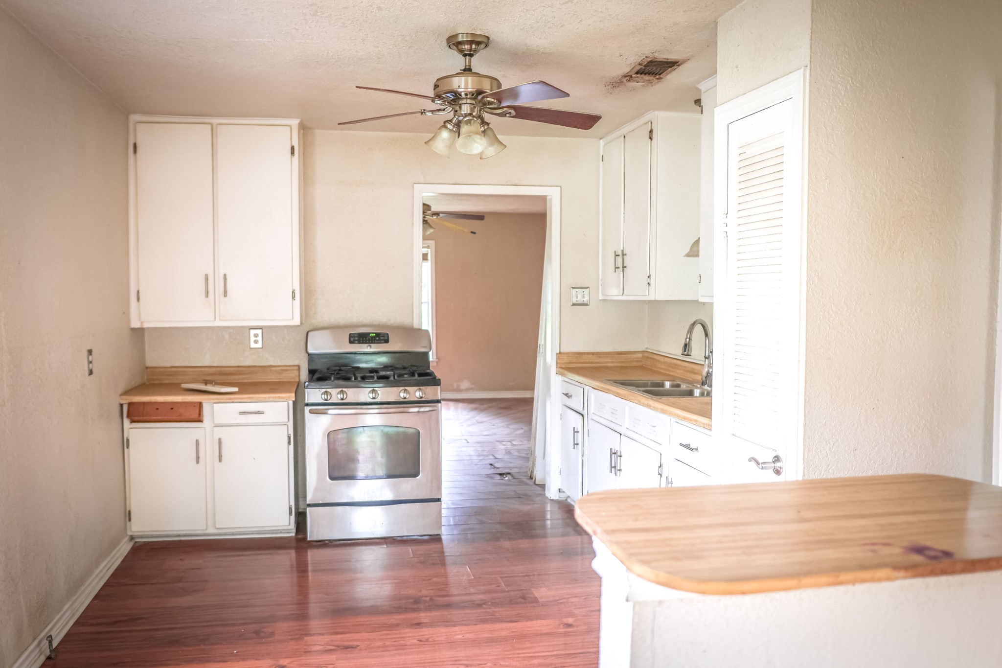 5029 Royal Drive Fort Worth TX 76116