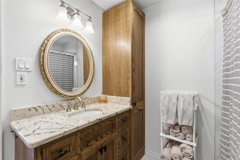 117 W Avenue E Garland TX 75040