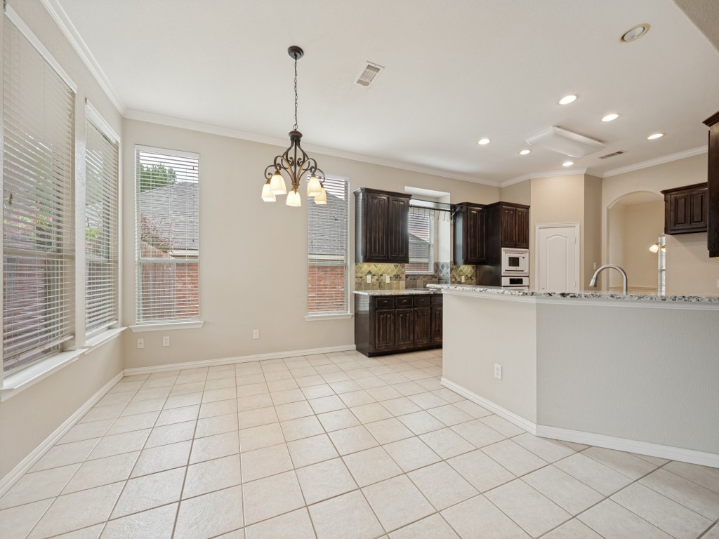 931 Park Forest Drive Hurst TX 76053