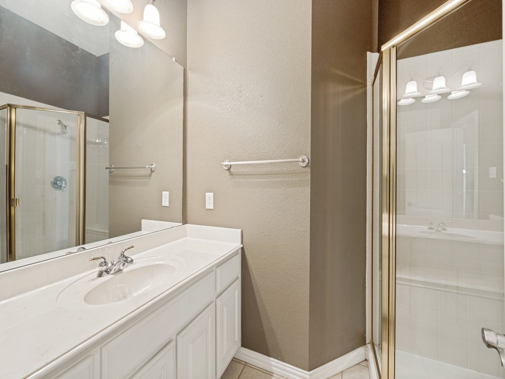 931 Park Forest Drive Hurst TX 76053
