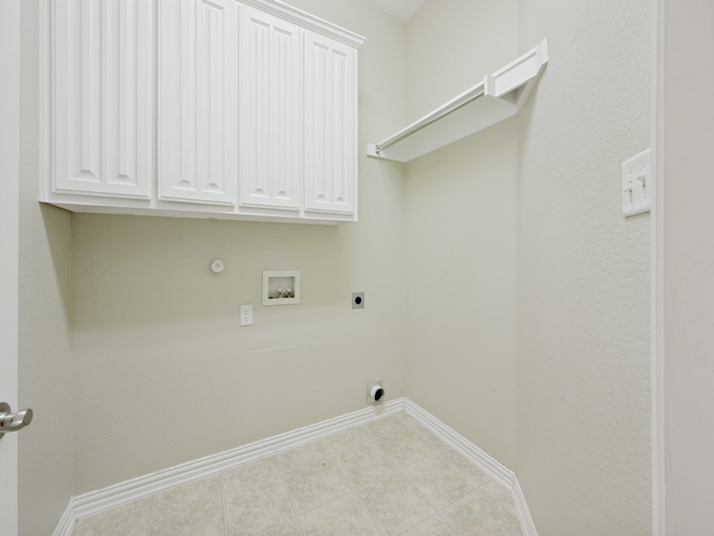 931 Park Forest Drive Hurst TX 76053