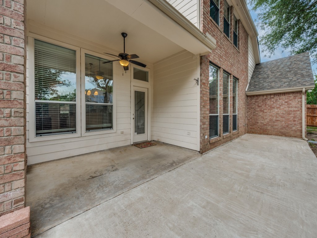 931 Park Forest Drive Hurst TX 76053