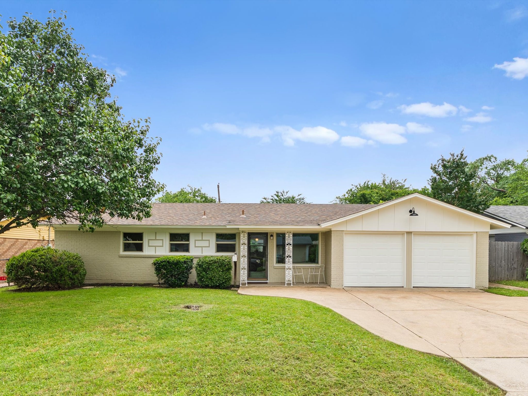 5220 Ammons Street Haltom City TX 76117