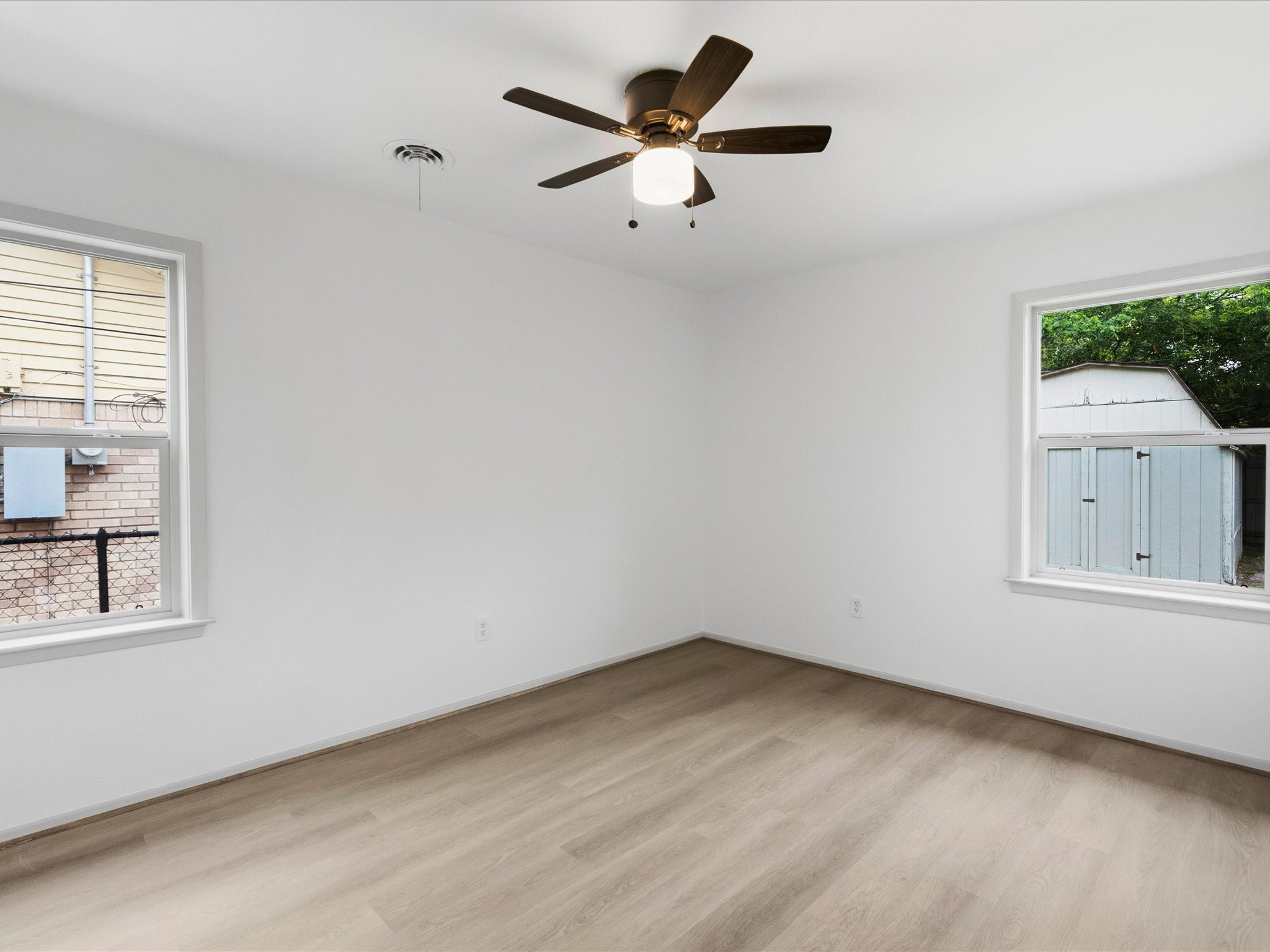 5220 Ammons Street Haltom City TX 76117