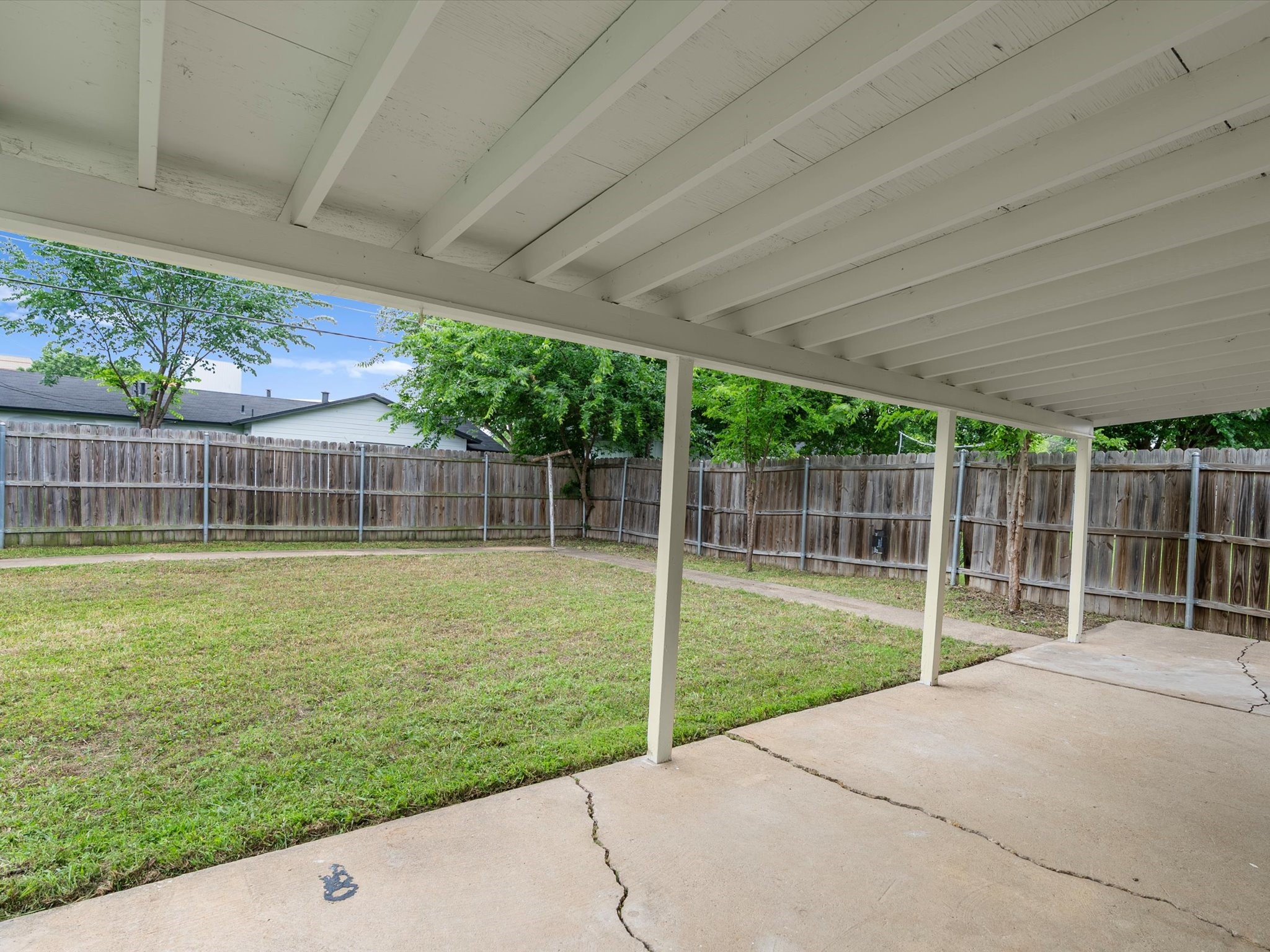 5220 Ammons Street Haltom City TX 76117