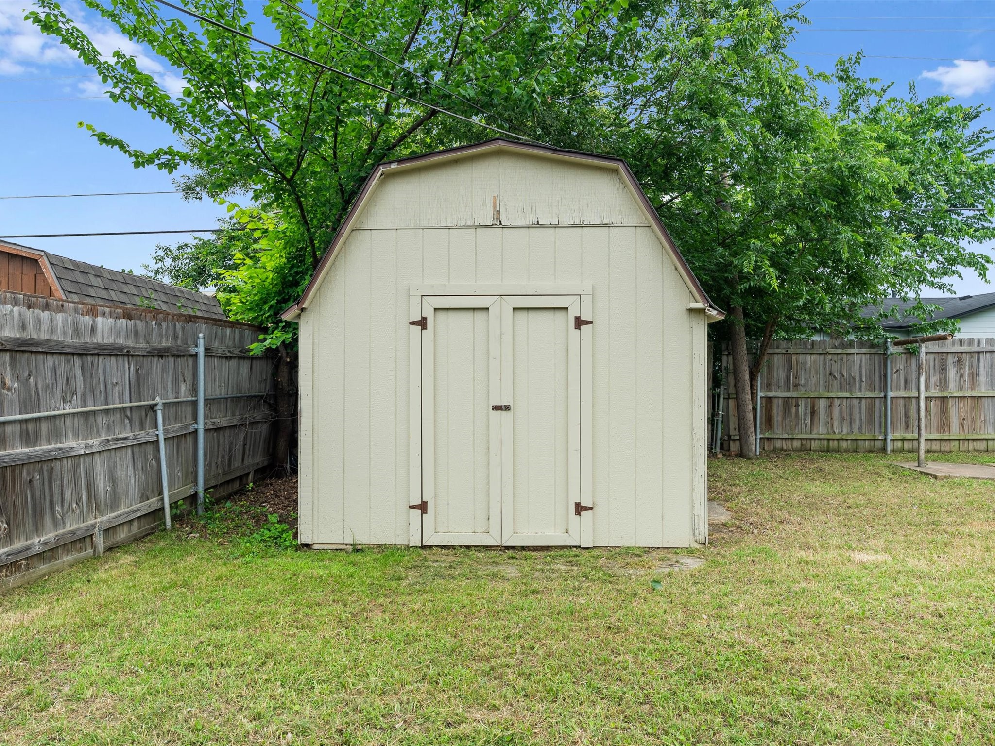 5220 Ammons Street Haltom City TX 76117