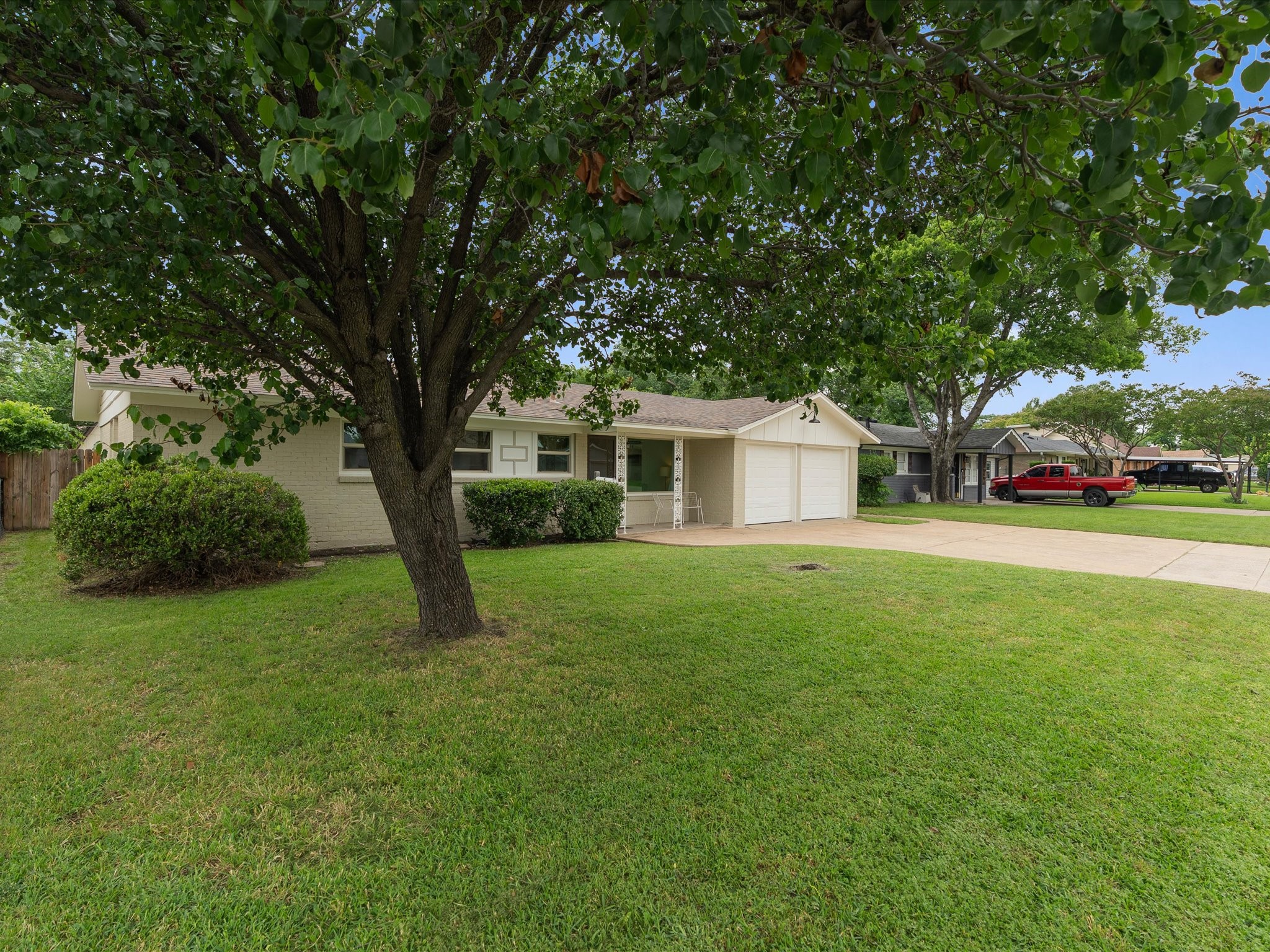 5220 Ammons Street Haltom City TX 76117