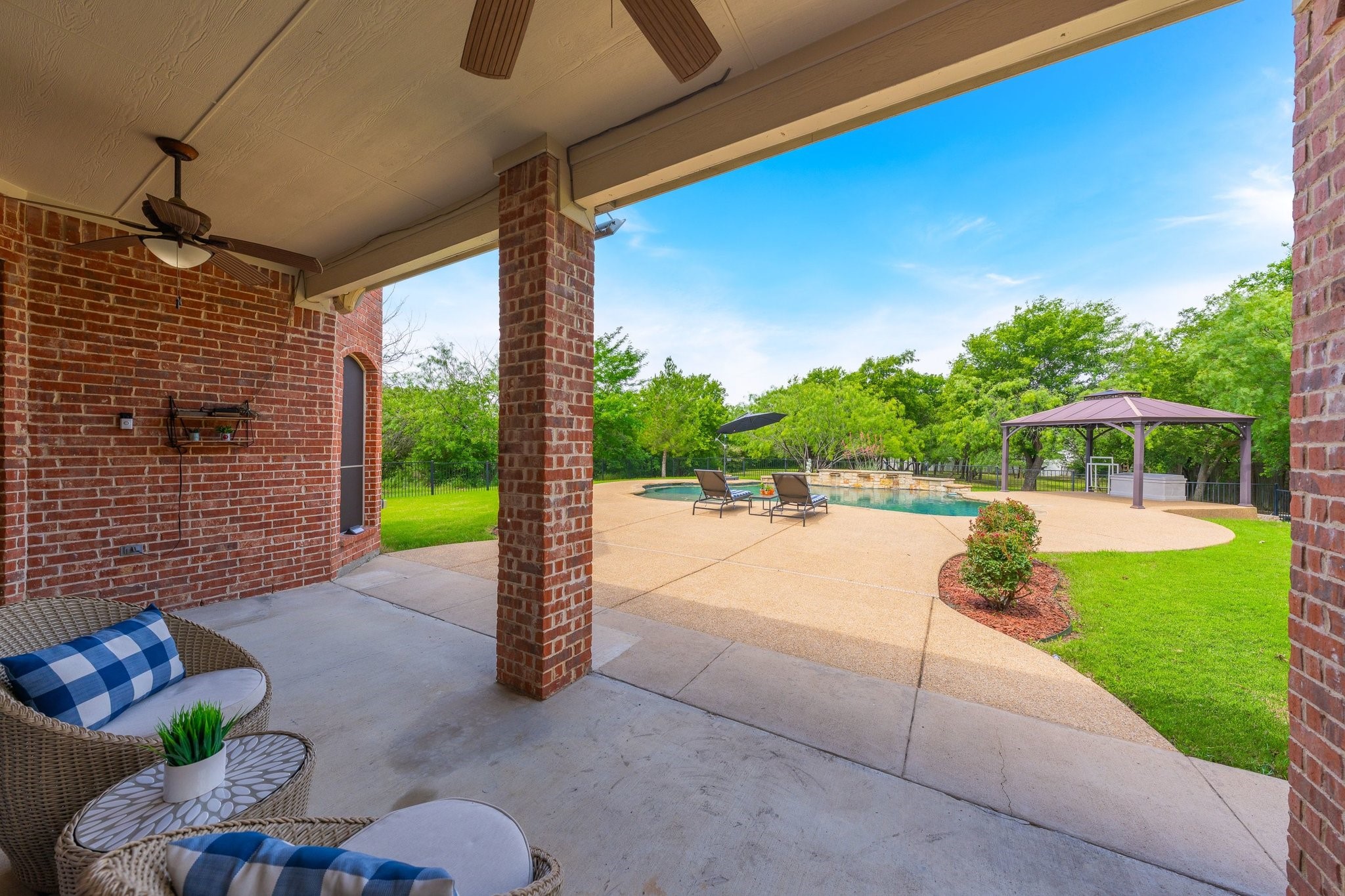 626 Oak Tree Cove Cedar Hill TX 75104