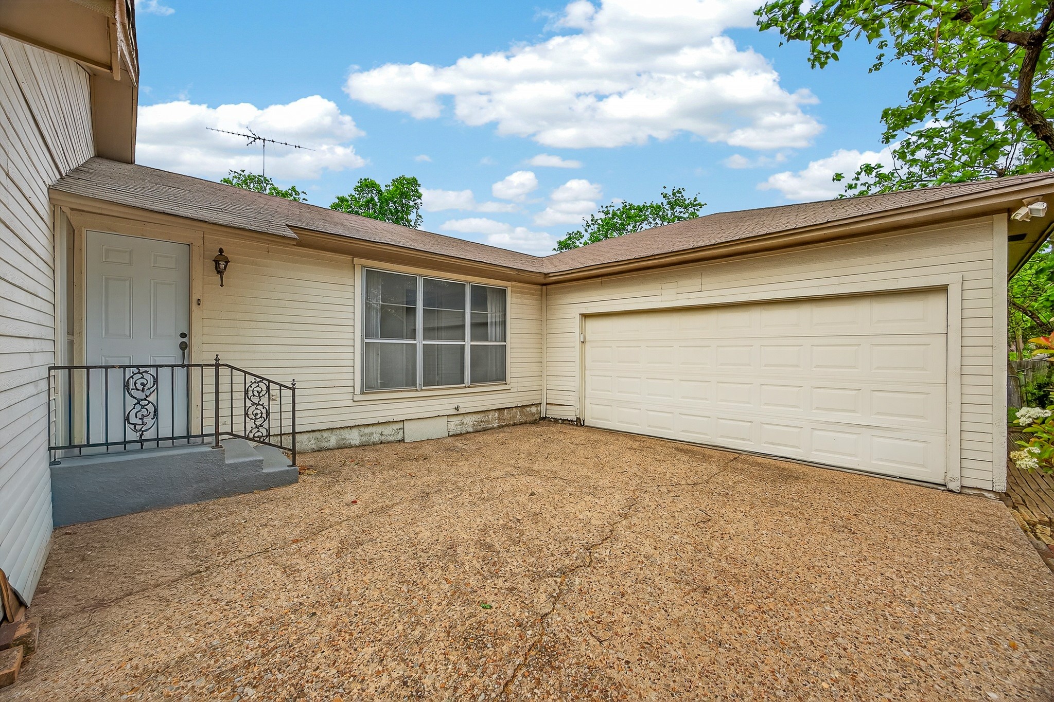 3226 Merida Avenue Fort Worth TX 76109