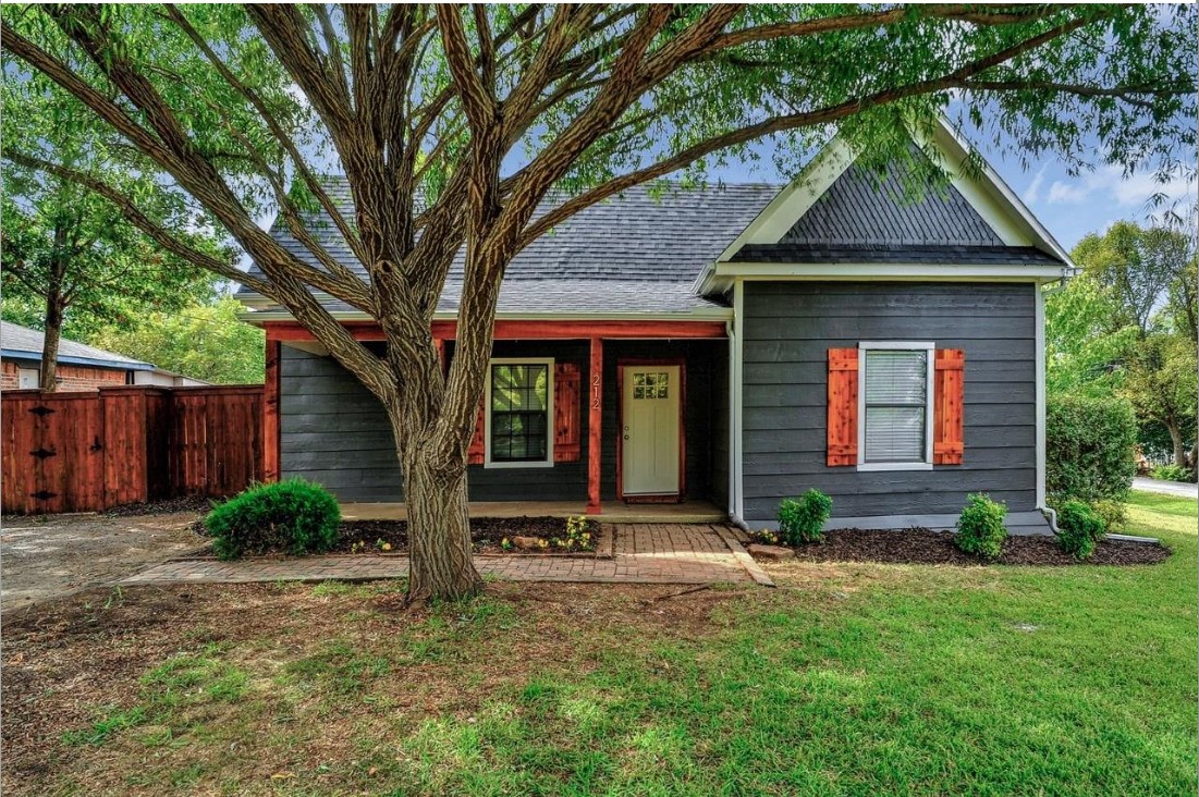 212 W Tutt Street Howe TX 75459