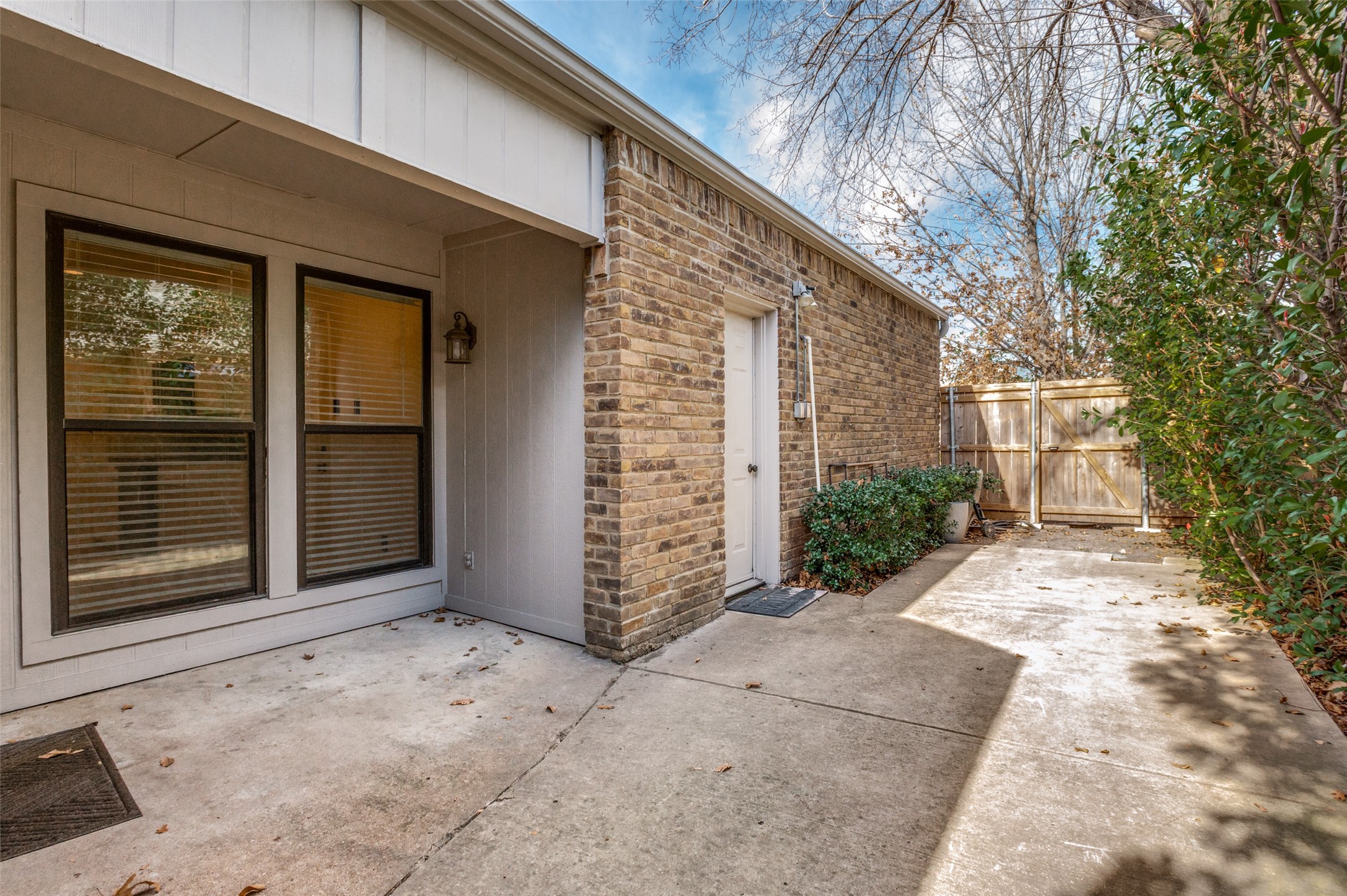 3025 Westforest Drive Dallas TX 75229