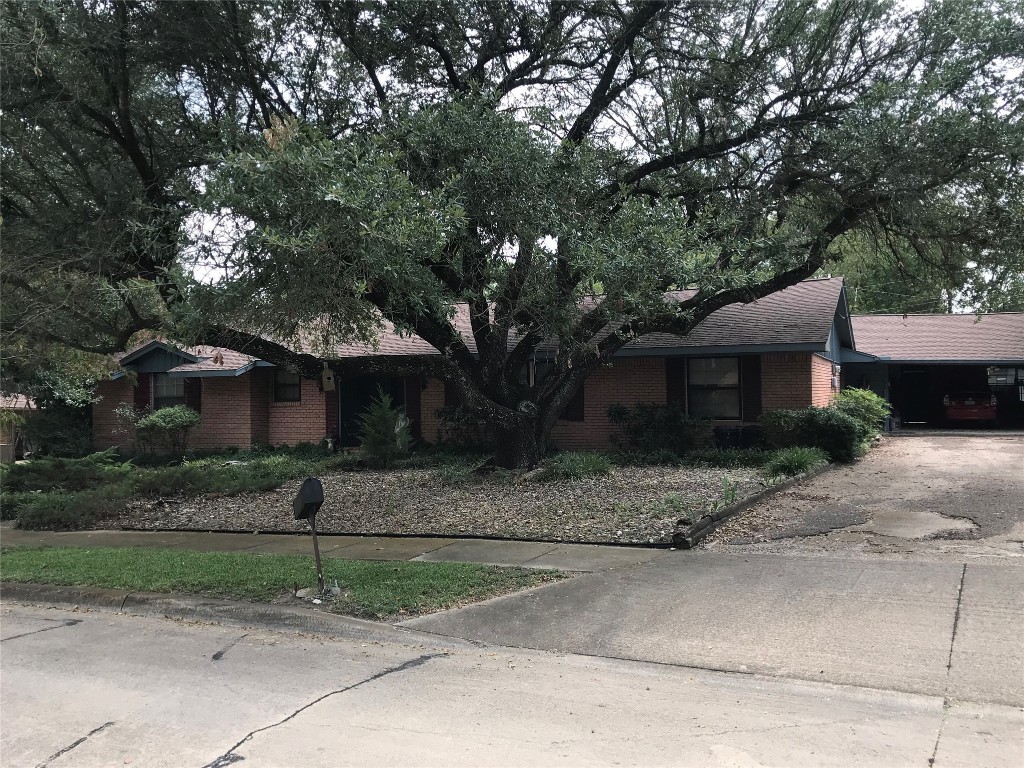 1407 Munn Drive Ennis TX 75119