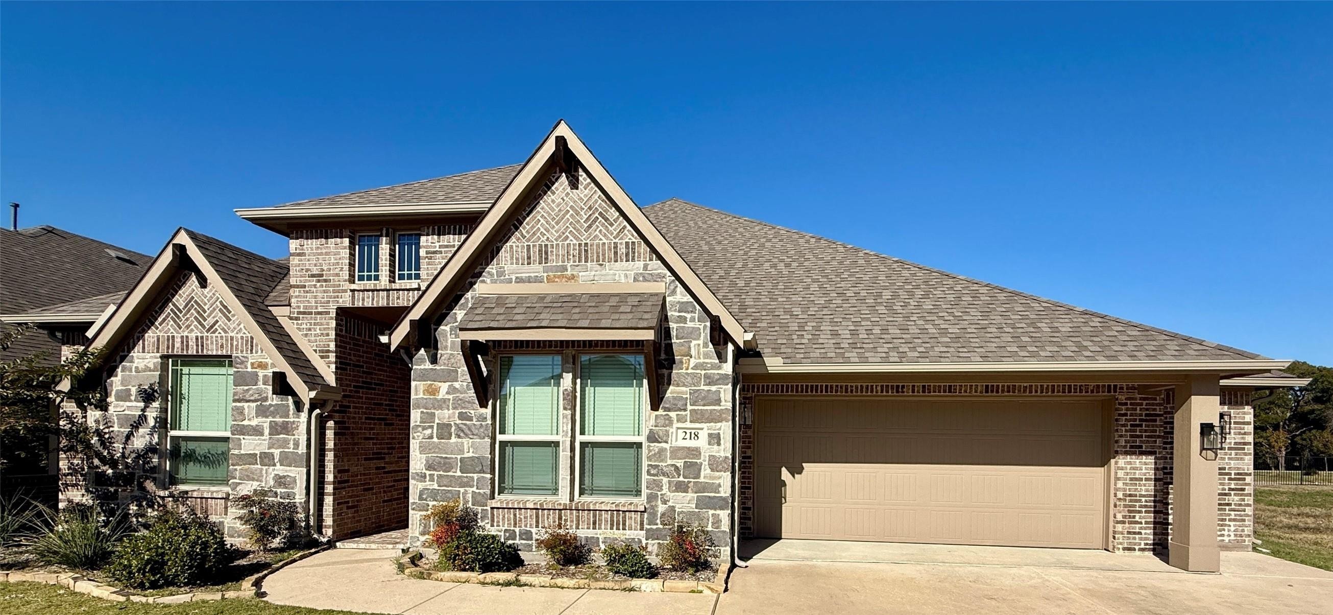 218 Oakcrest Drive Justin TX 76247