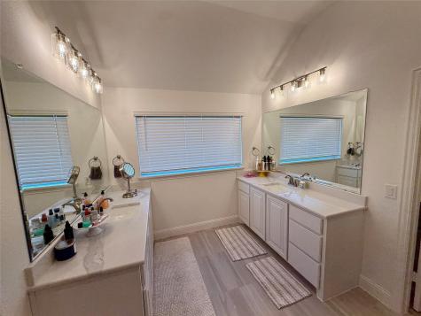 218 Oakcrest Drive Justin TX 76247