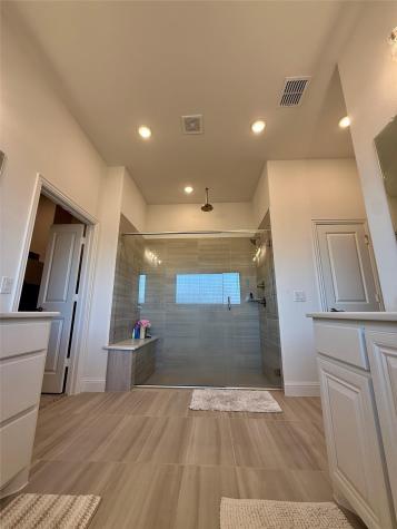218 Oakcrest Drive Justin TX 76247