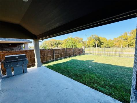 218 Oakcrest Drive Justin TX 76247