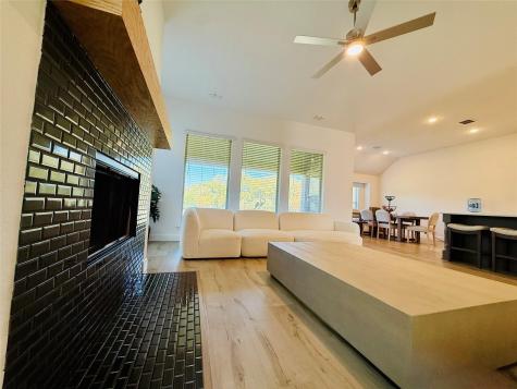 218 Oakcrest Drive Justin TX 76247