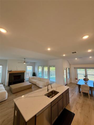 218 Oakcrest Drive Justin TX 76247