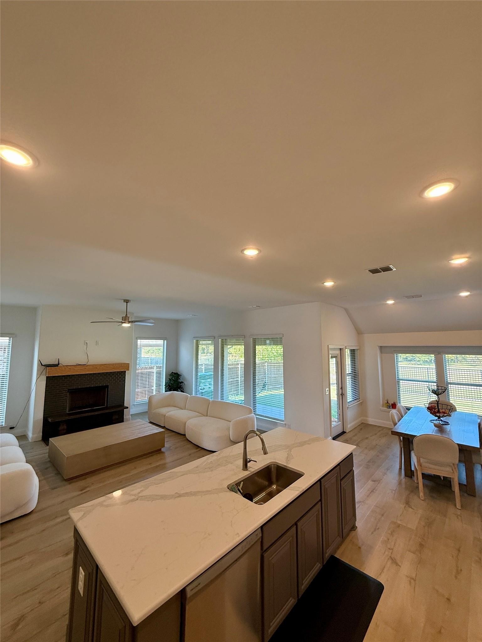 218 Oakcrest Drive Justin TX 76247