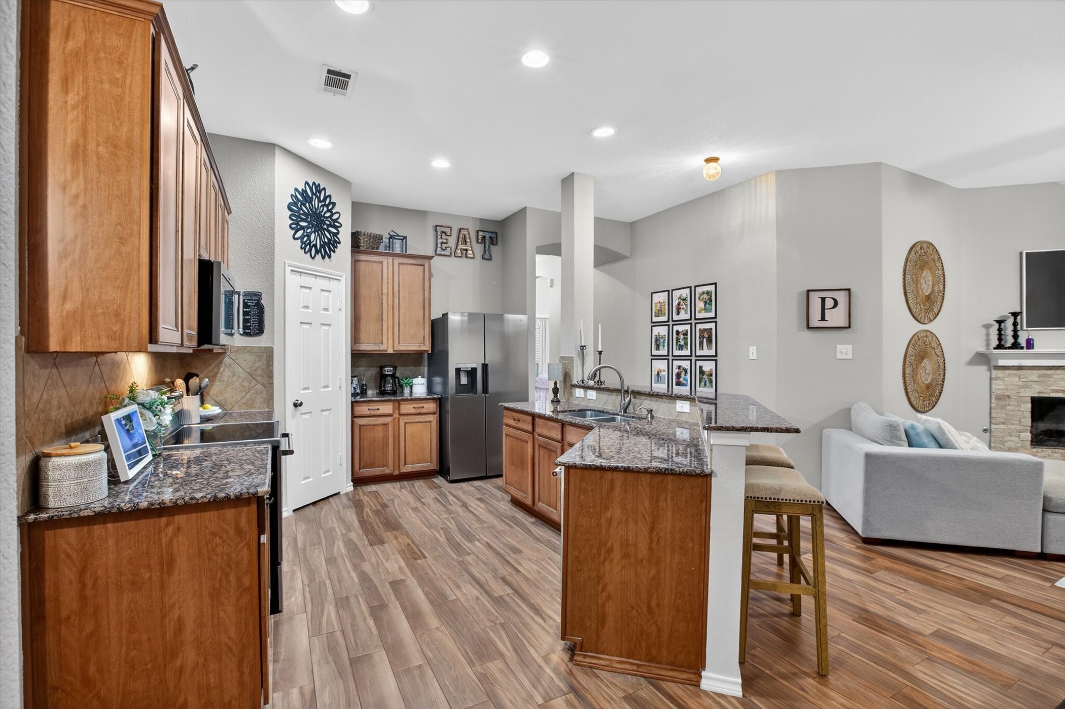 9122 Water Oak Drive Arlington TX 76002