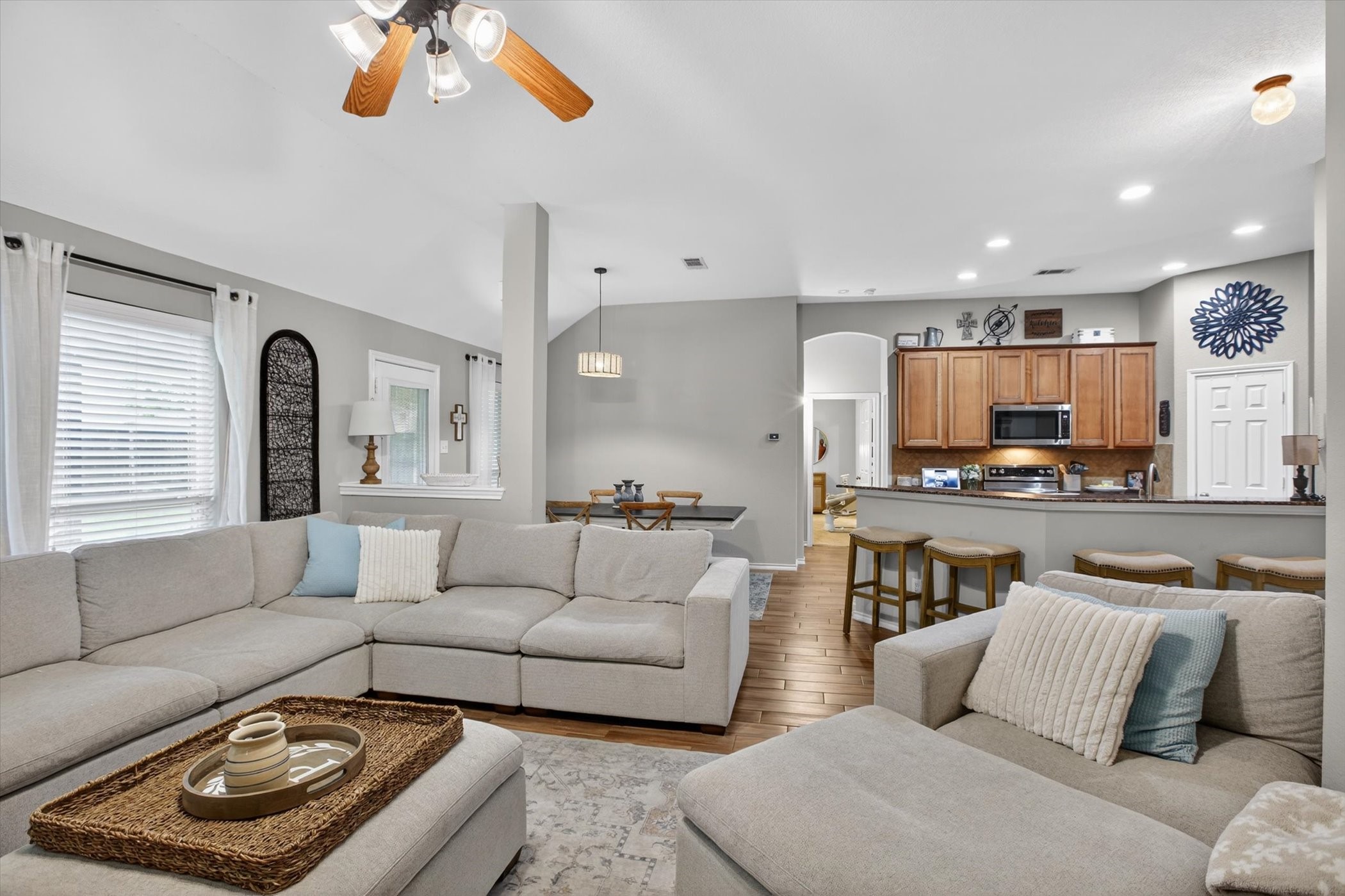 9122 Water Oak Drive Arlington TX 76002