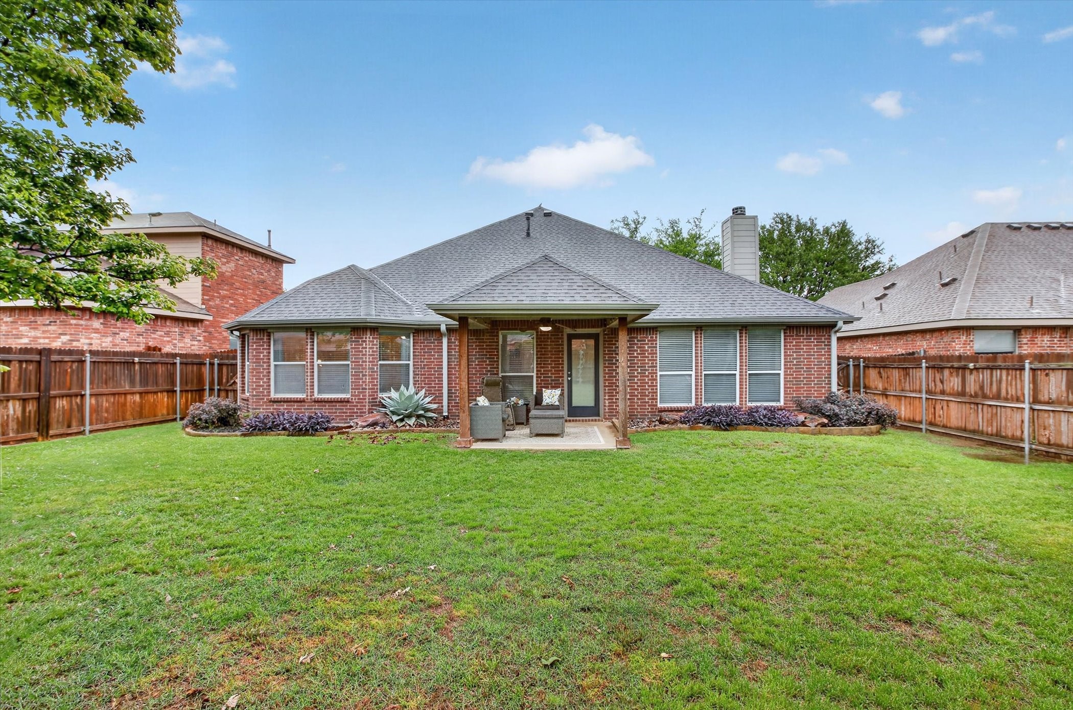 9122 Water Oak Drive Arlington TX 76002